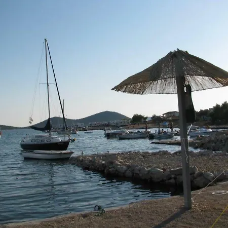 Kamp Plava Laguna, Drage Campsite